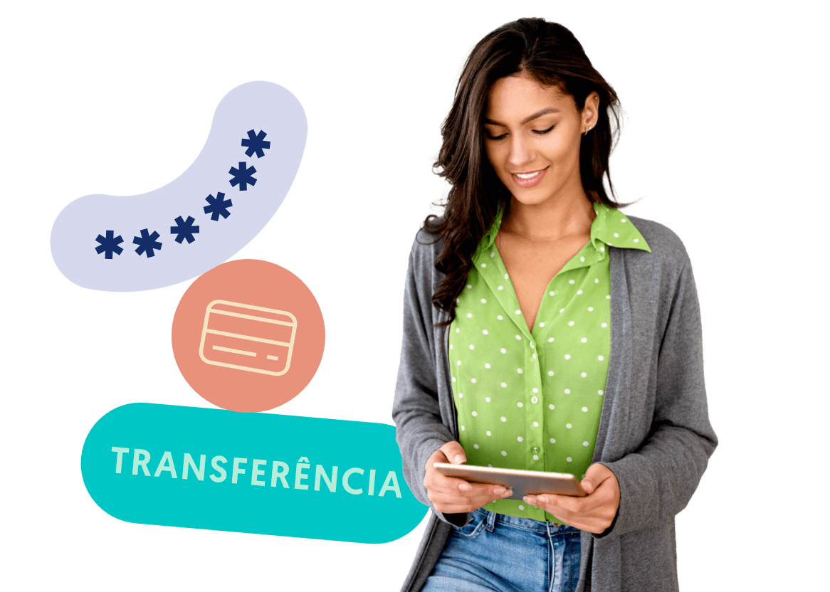 Mujer sonriendo sosteniendo una tablet